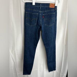 Levi’s 311 Shaping Skinny women’s jeans size 29x30 Blue